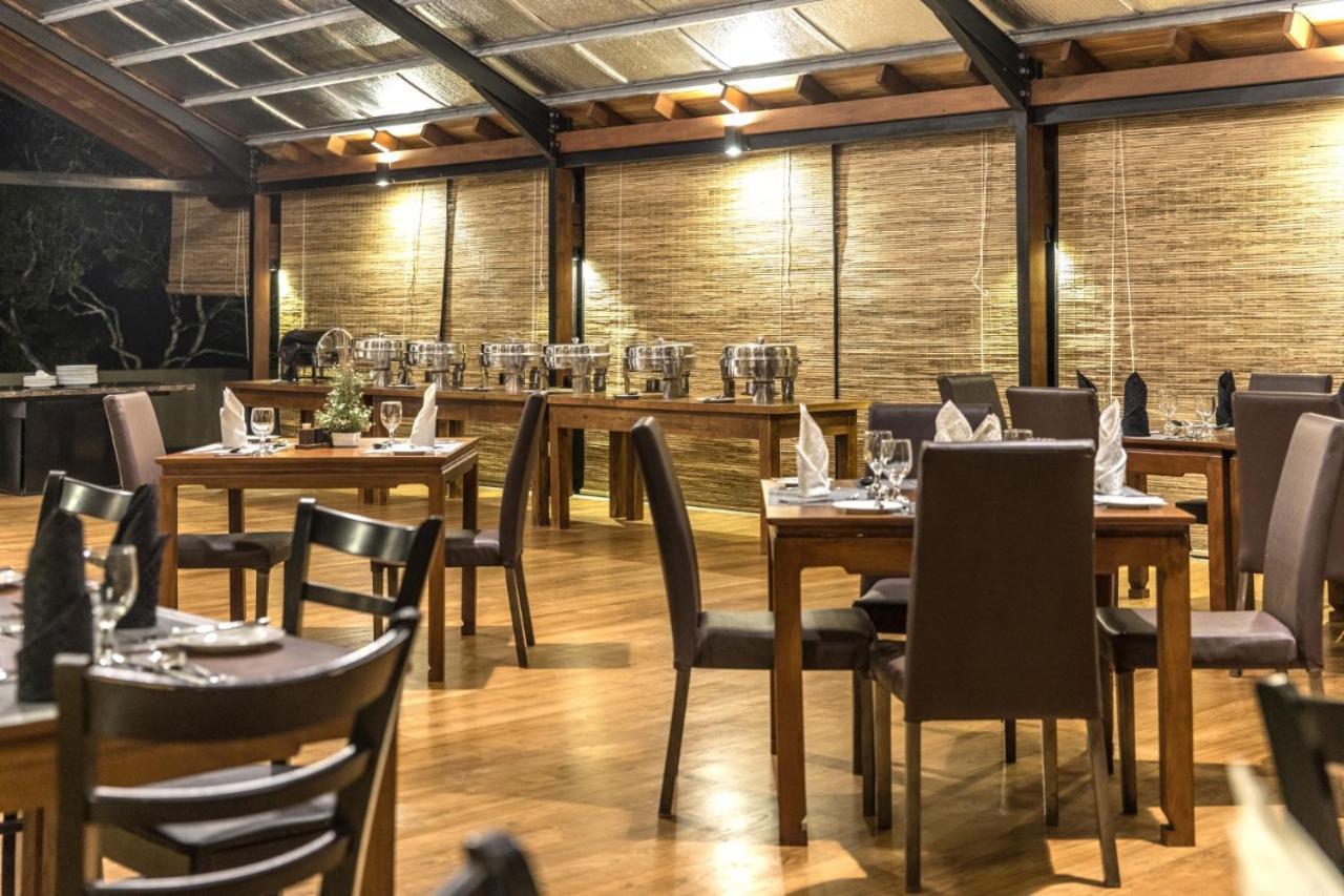 Manthila Hotel Анурадхапура Экстерьер фото