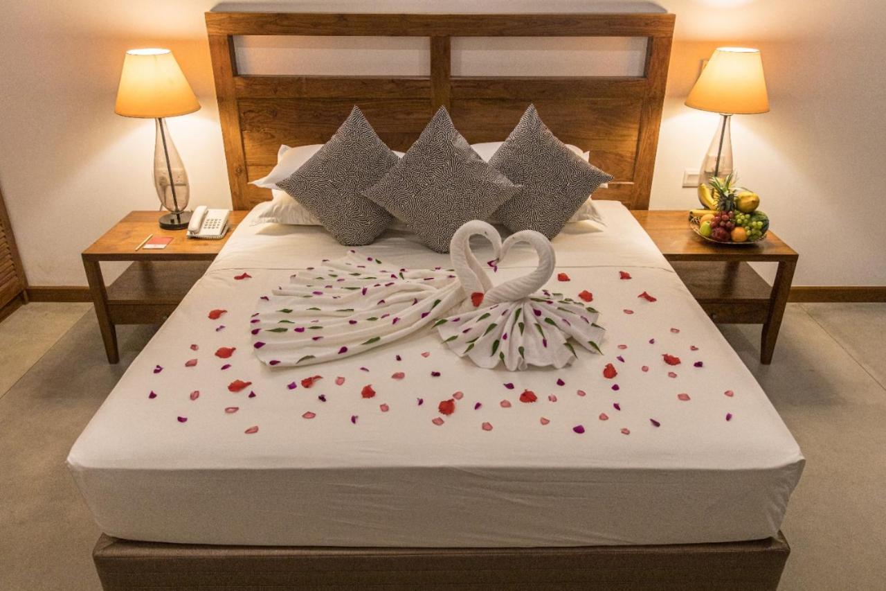 Manthila Hotel Анурадхапура Экстерьер фото